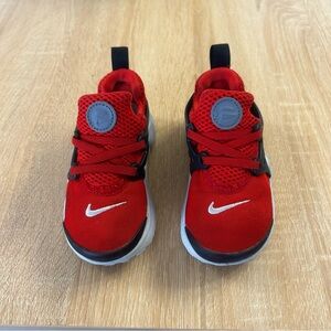 Nike Kids Red and Black Sneakers